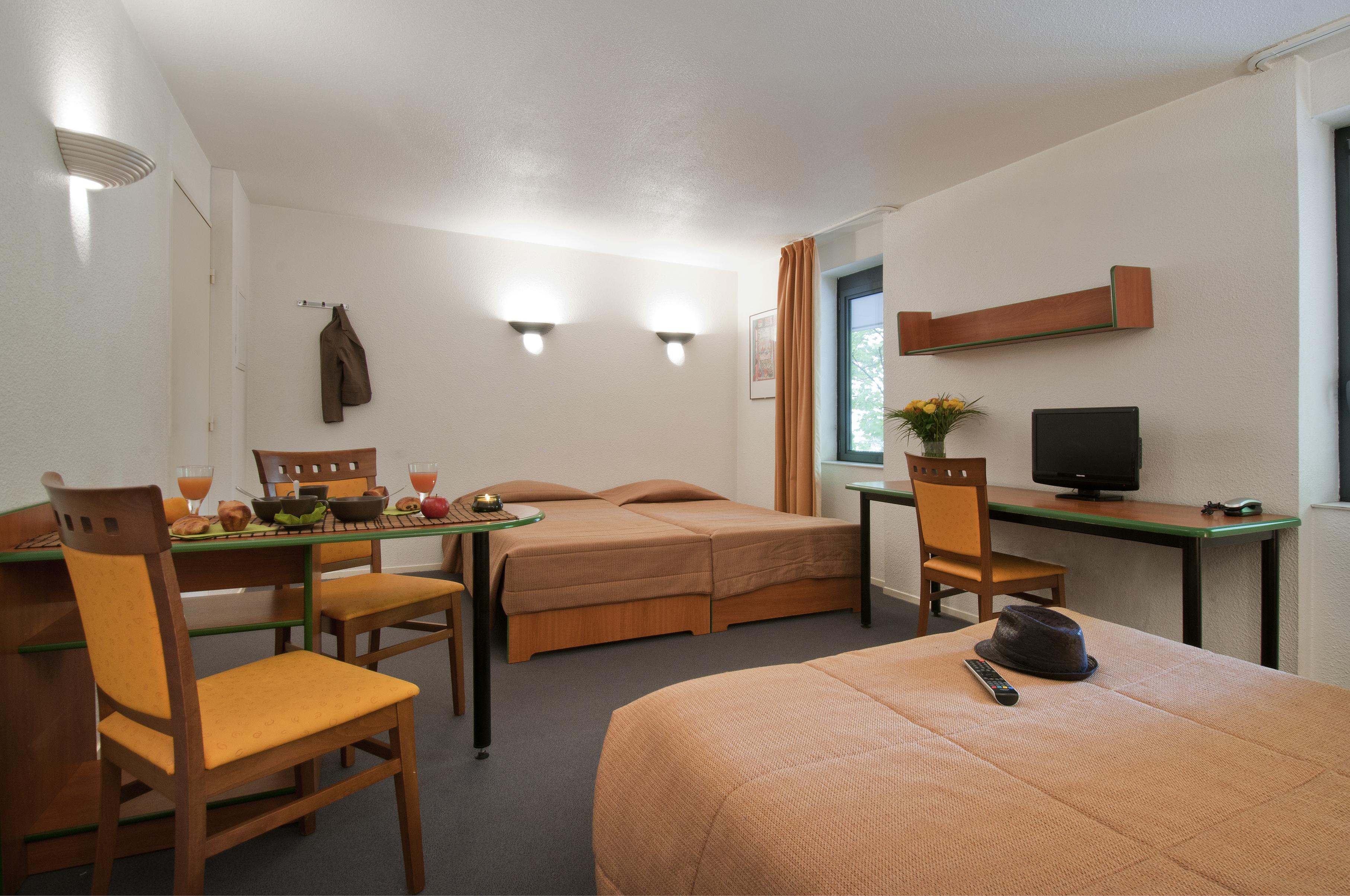 Aparthotel Adagio Access La Defense - Leonard De Vinci Курбевуа Экстерьер фото