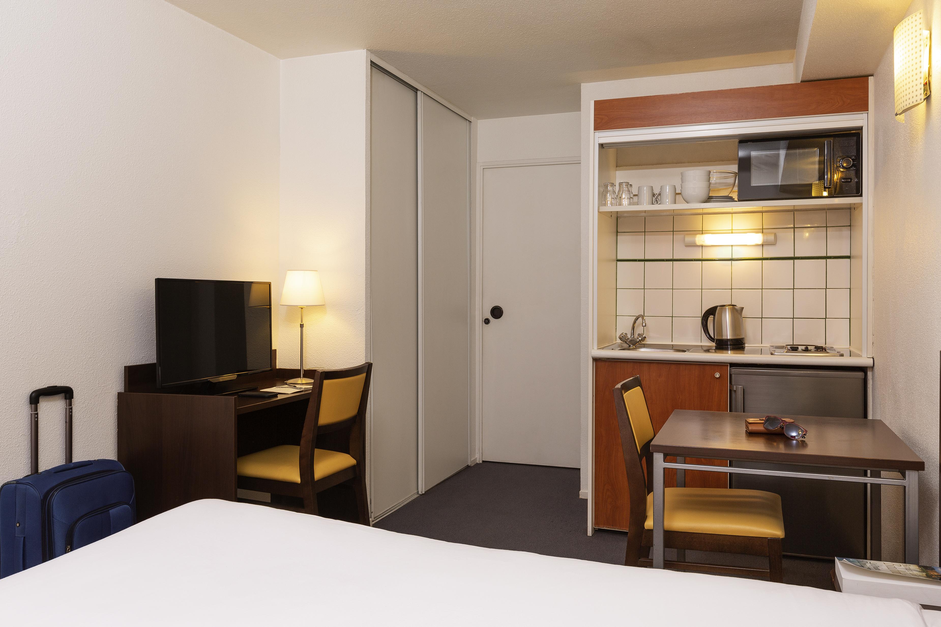 Aparthotel Adagio Access La Defense - Leonard De Vinci Курбевуа Экстерьер фото
