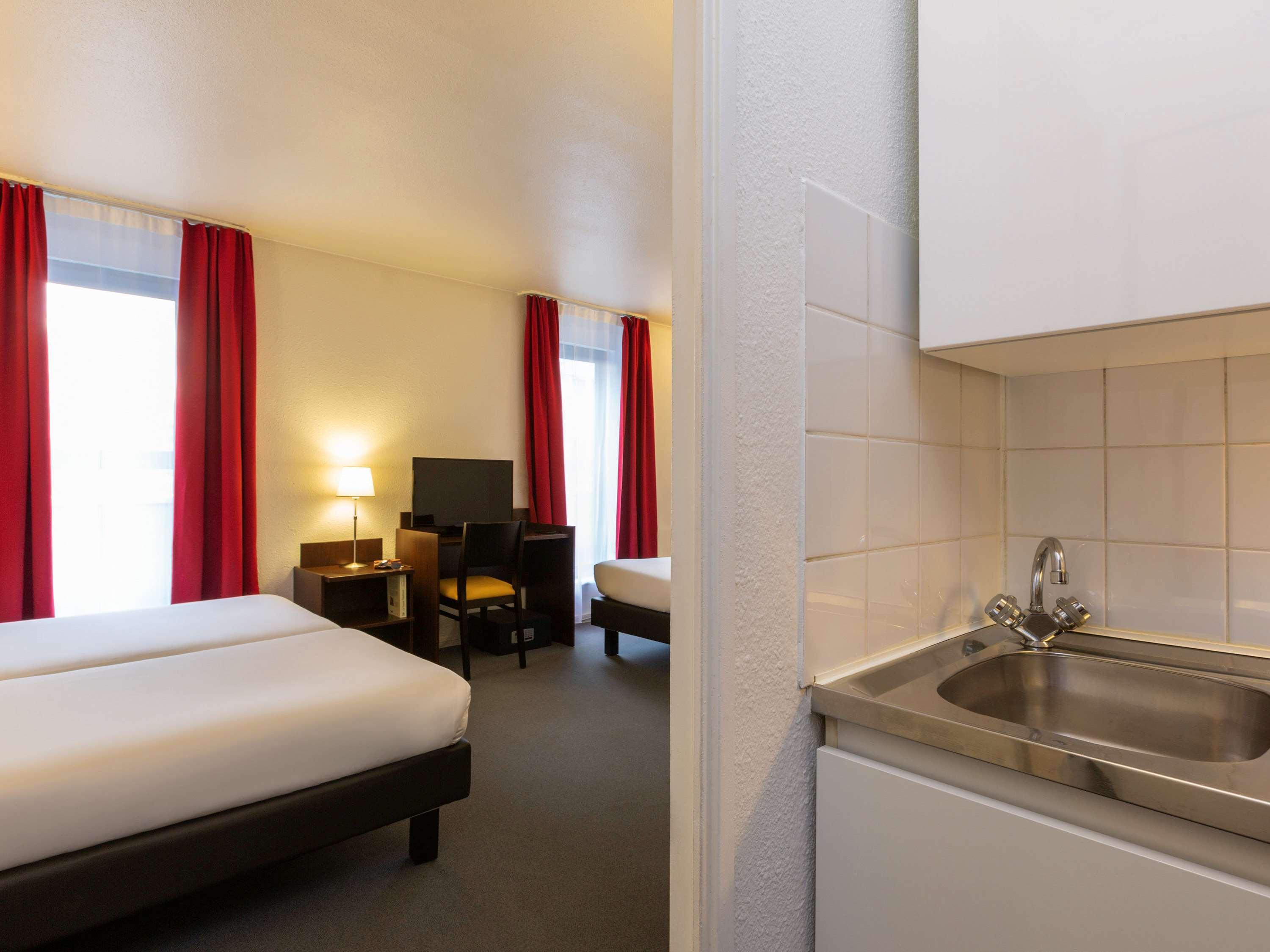 Aparthotel Adagio Access La Defense - Leonard De Vinci Курбевуа Экстерьер фото