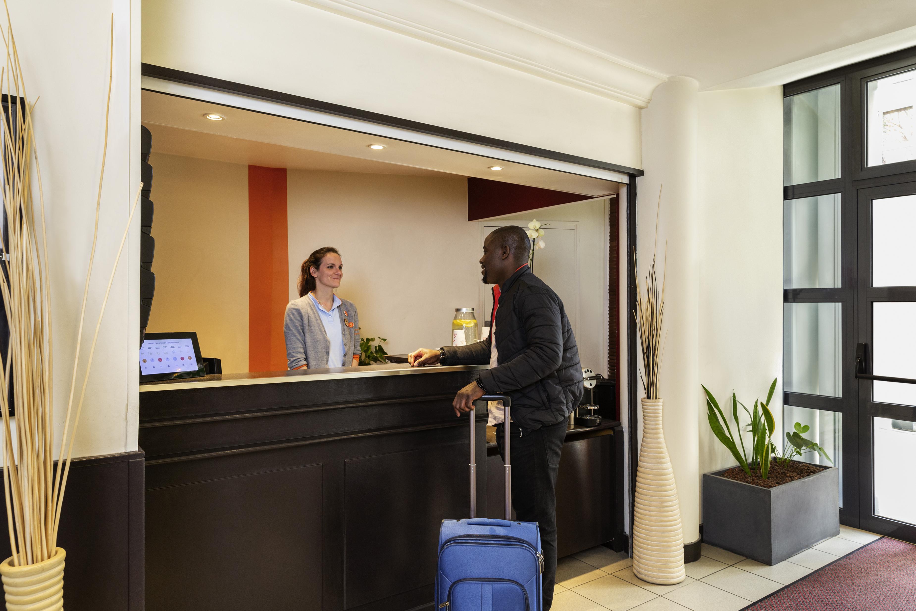 Aparthotel Adagio Access La Defense - Leonard De Vinci Курбевуа Экстерьер фото